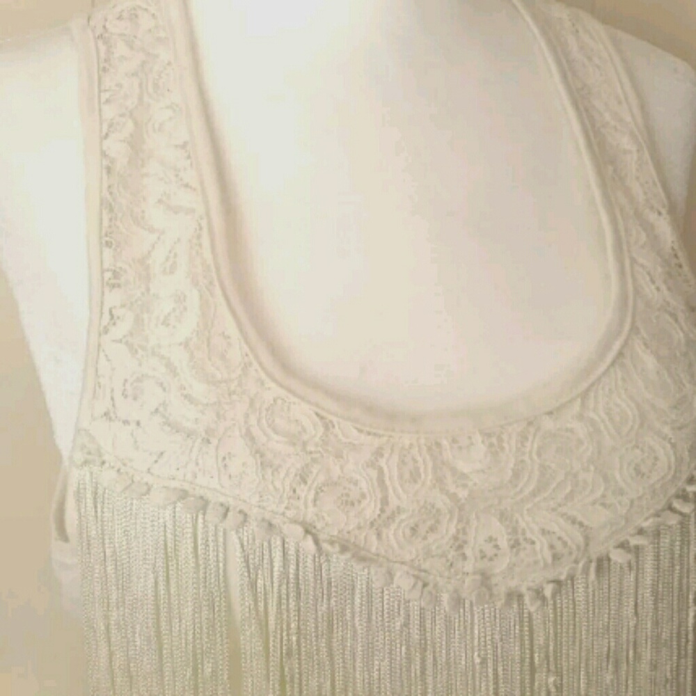 ❌❌❌❌SOLD❌❌❌❌ Fringe Top Crochet Back - Picture 2 of 6